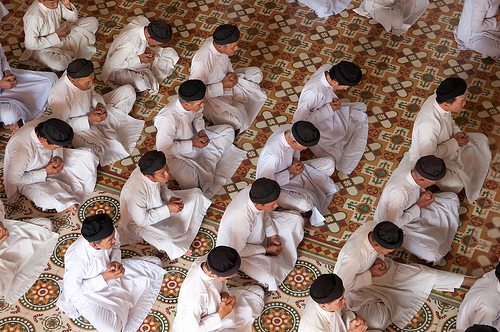 സംഘടിത മതത്തിന്റെ സമ്മര്‍ദ്ദ ബലതന്ത്രം എങ്ങനെ അതിജീവിക്കാം ?